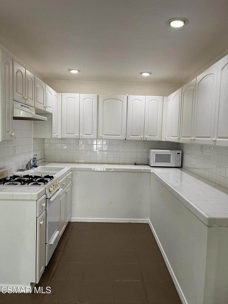 1177 Mcknight Road - Photo 1