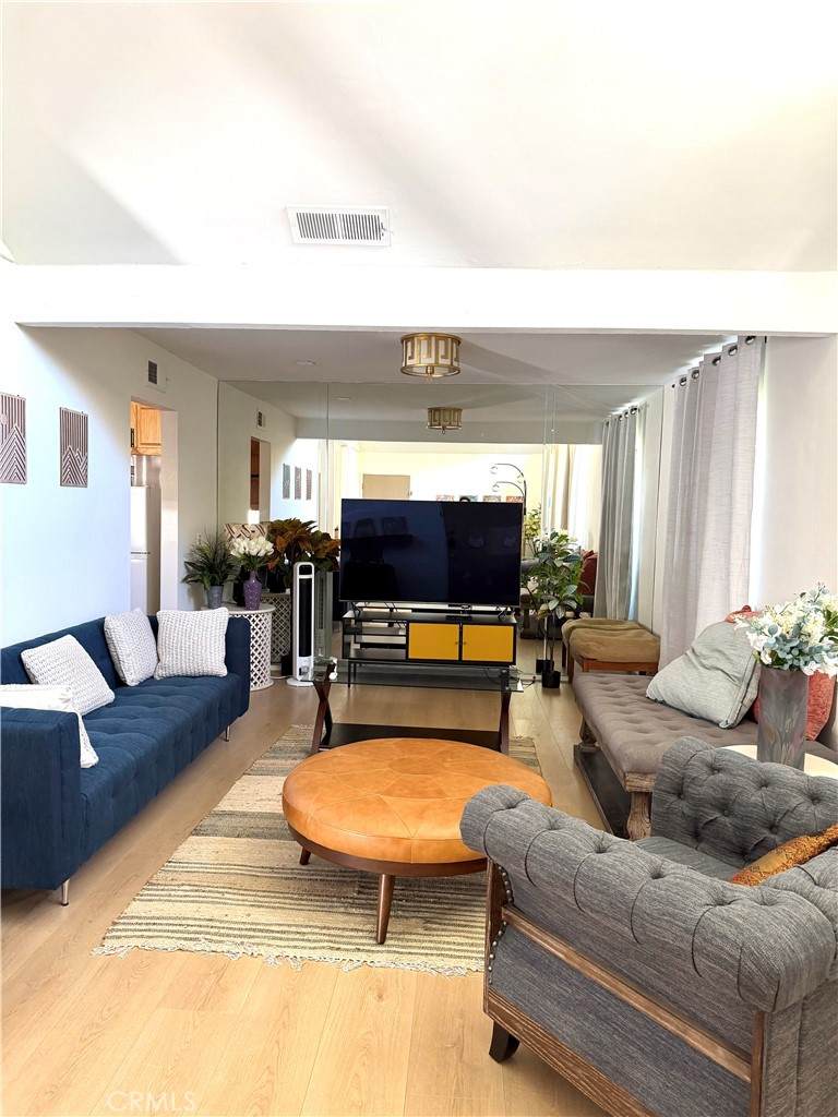 https://bt-photos.global.ssl.fastly.net/socal/orig_boomver_1_577727142-3.jpg