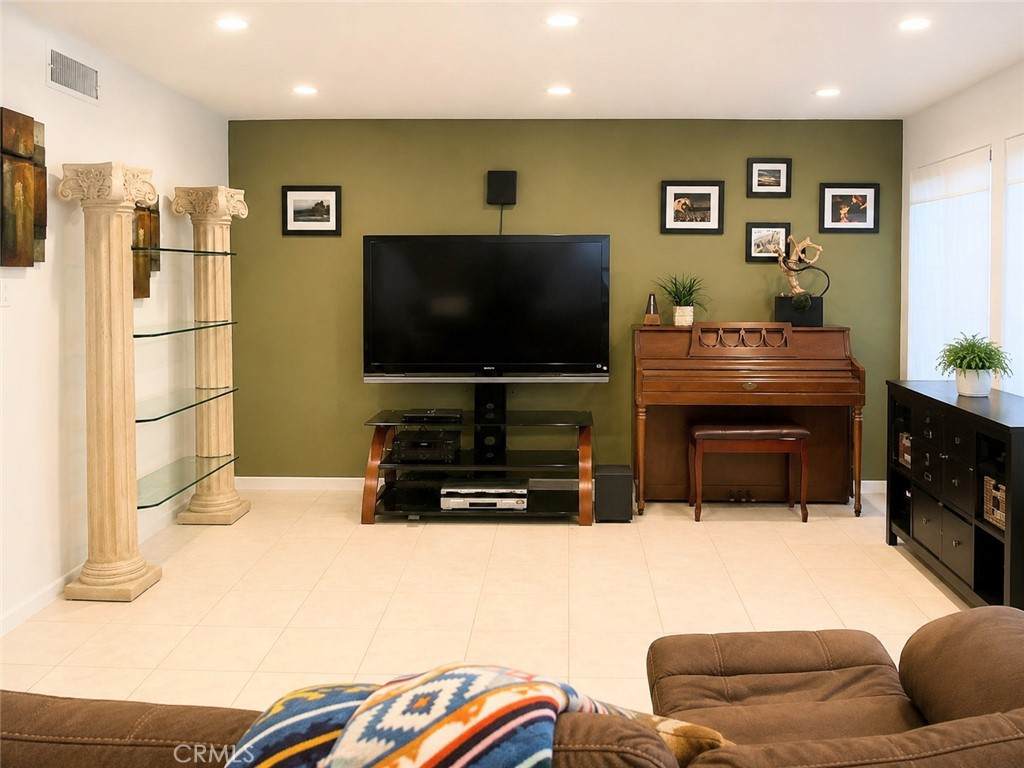 https://bt-photos.global.ssl.fastly.net/socal/orig_boomver_1_580172685-2.jpg