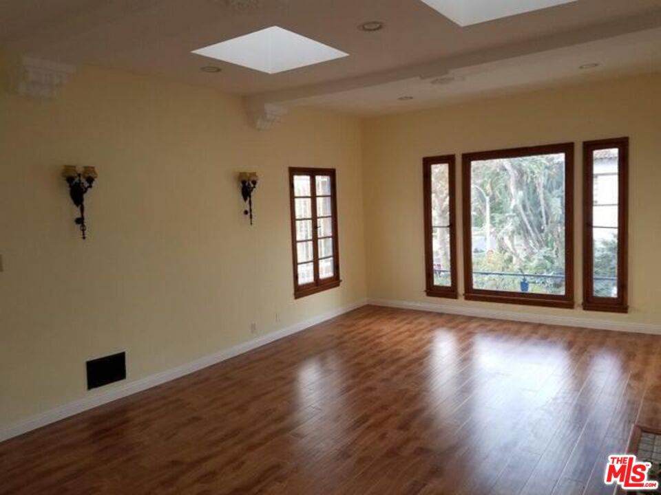 https://bt-photos.global.ssl.fastly.net/socal/orig_boomver_1_583499872-2.jpg