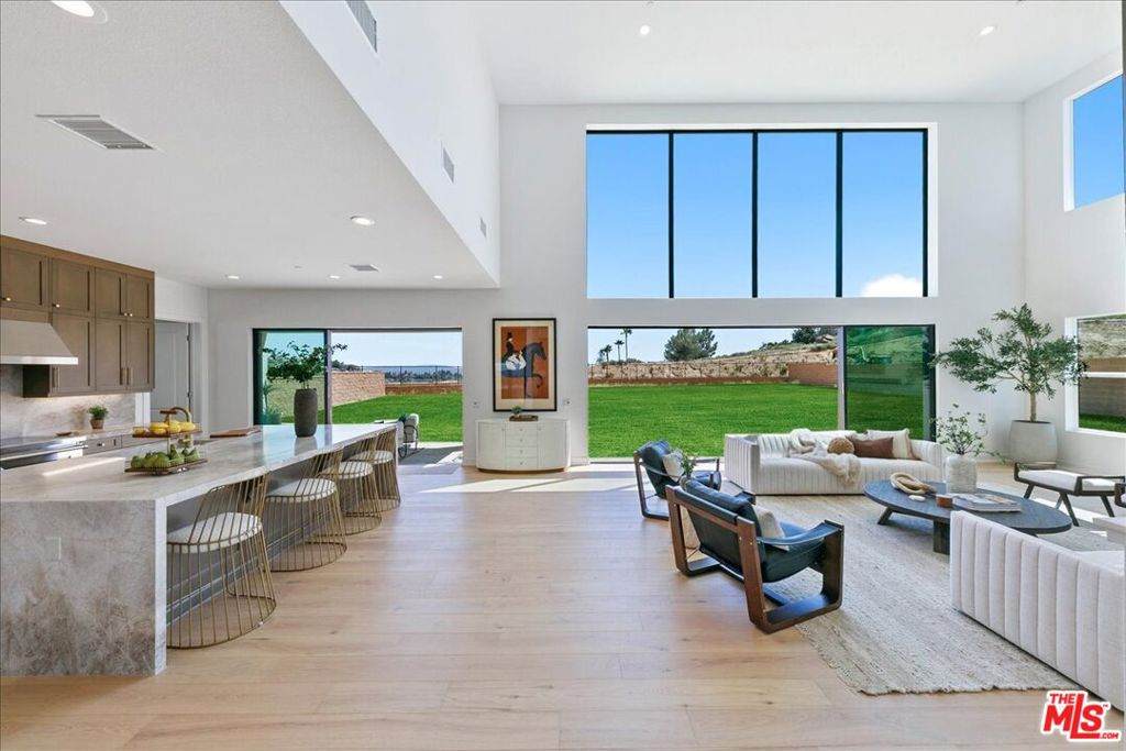 22810 Seaqua Circle - Photo 1