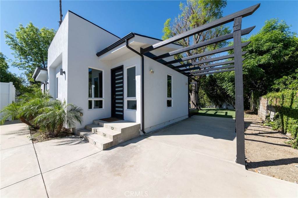 5849 Shirley - Photo 1