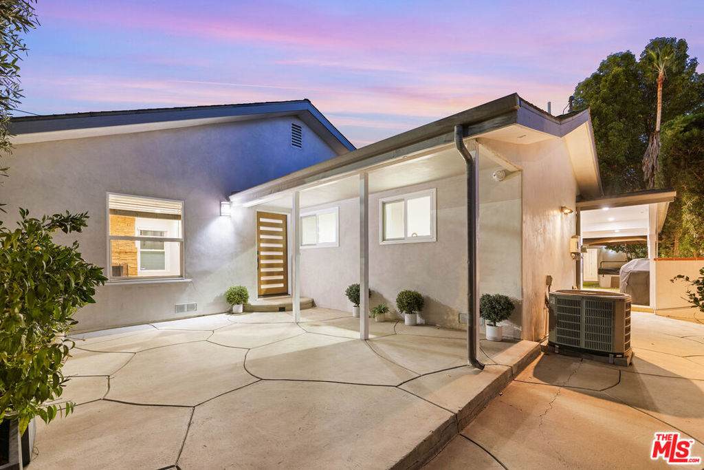 14516 Otsego Street - Photo 1