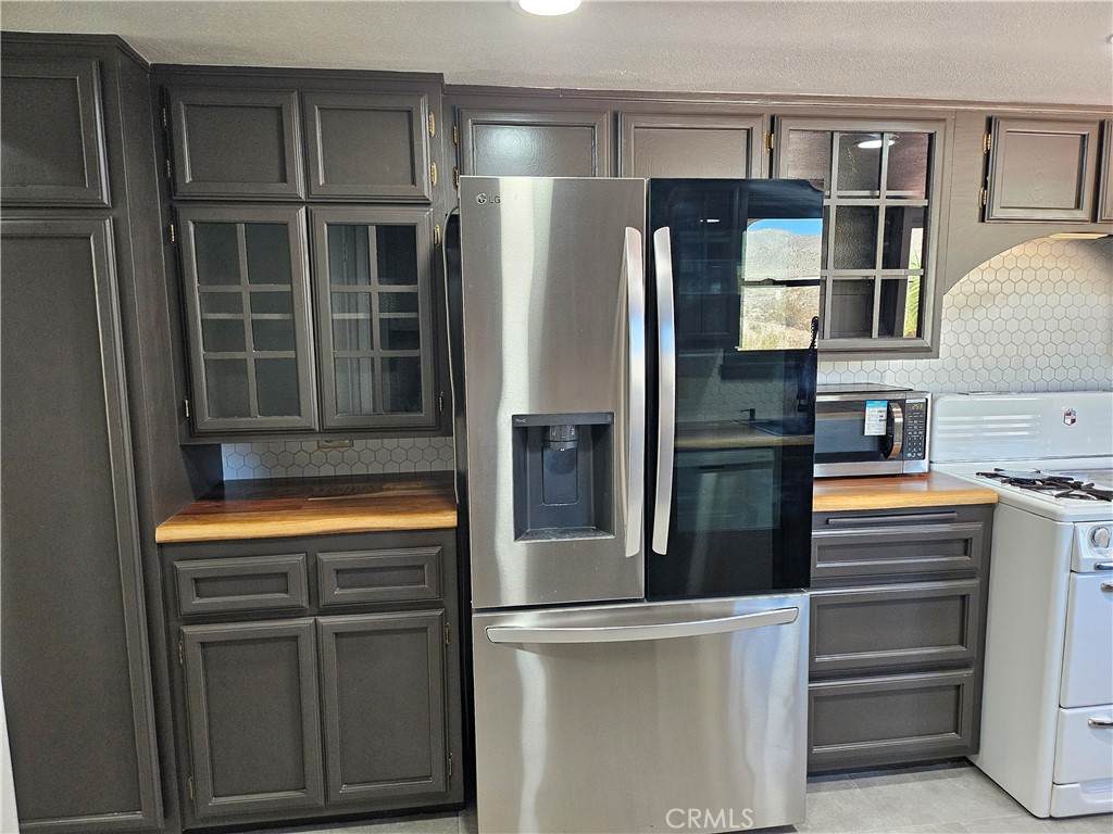 9041 Puesta Del Sol - Photo 1