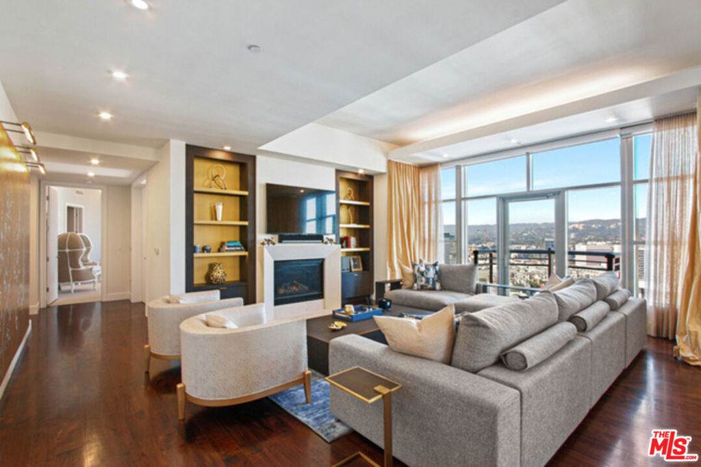 10776 Wilshire Boulevard - Photo 1