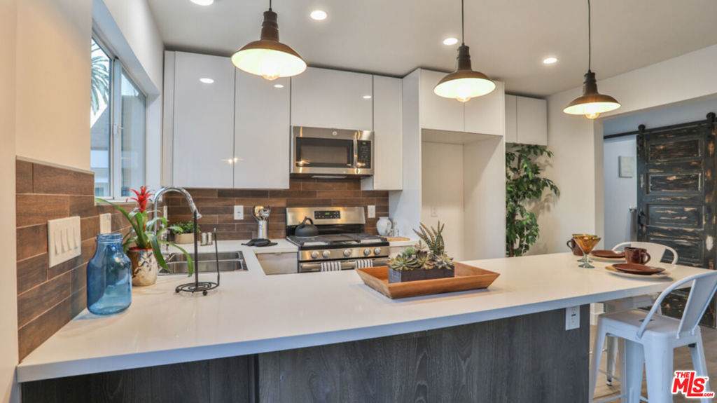 128 Burlington Avenue - Photo 1