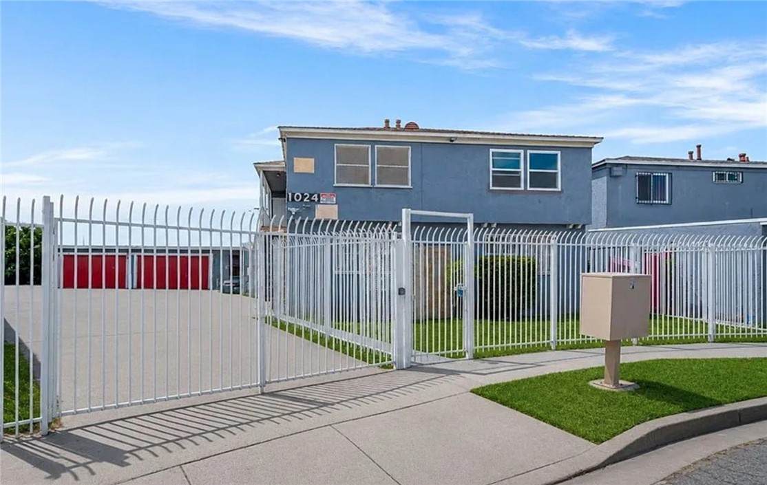 1024 Reeve - Photo 1