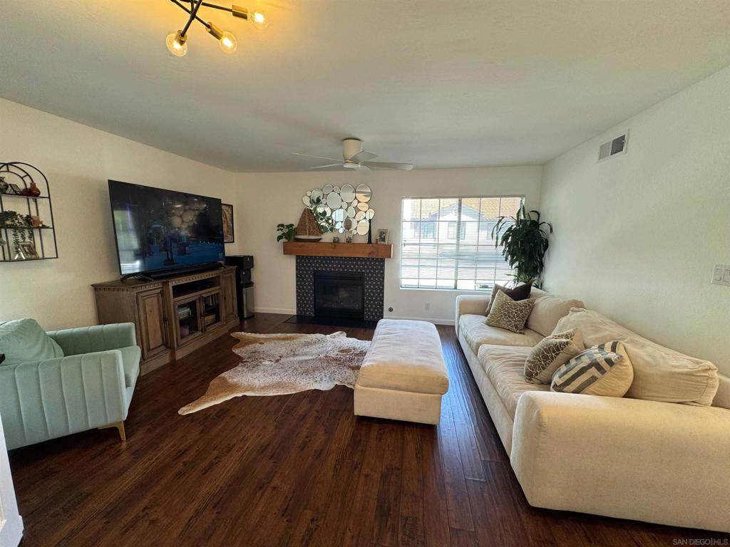 https://bt-photos.global.ssl.fastly.net/socal/orig_boomver_1_599733872-2.jpg