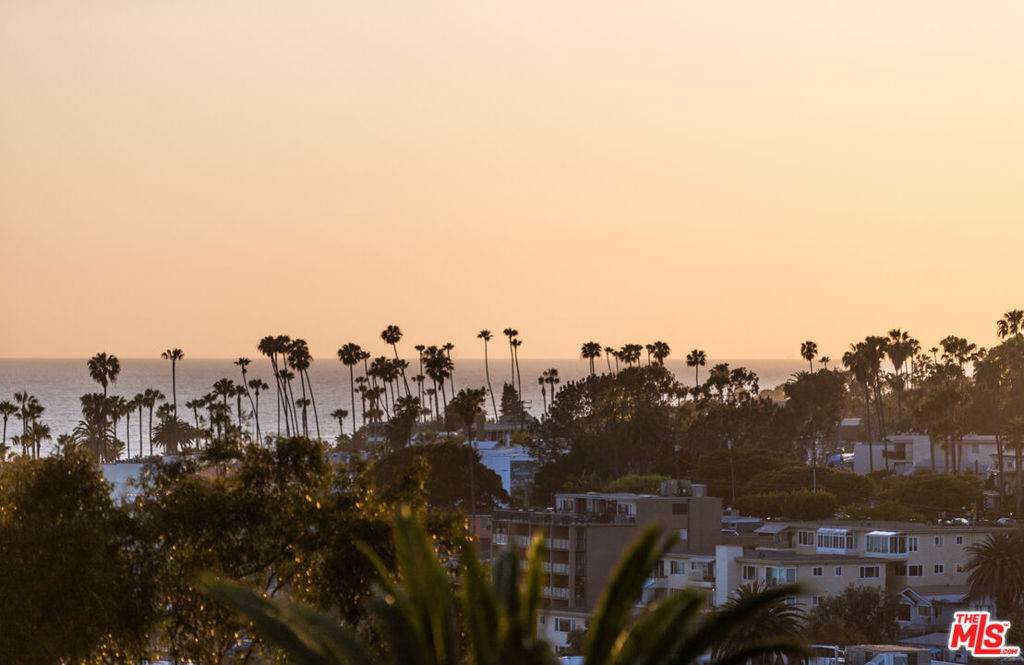 https://bt-photos.global.ssl.fastly.net/socal/orig_boomver_1_600138437-2.jpg