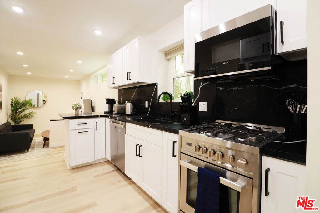 9040 Phyllis Avenue - Photo 1