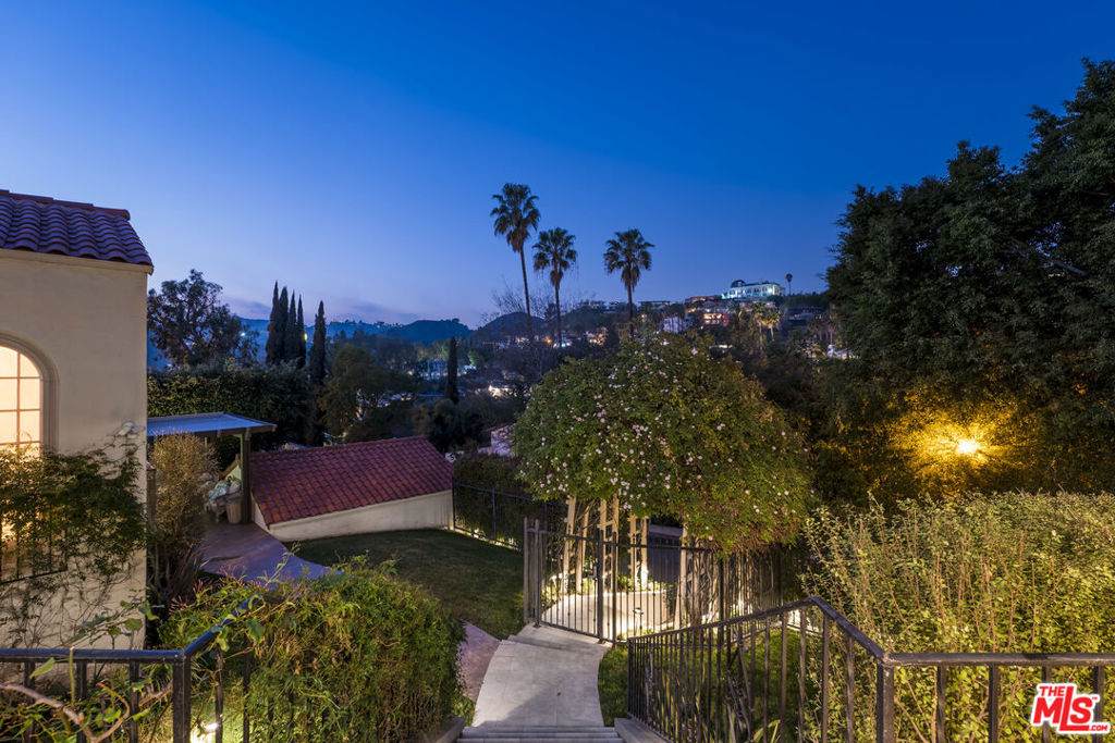 https://bt-photos.global.ssl.fastly.net/socal/orig_boomver_1_600655303-2.jpg