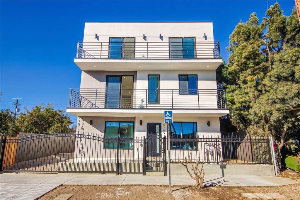 5707 Auckland - Photo 1