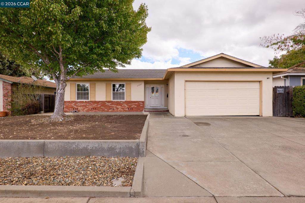 1321 Aster Dr - Photo 1