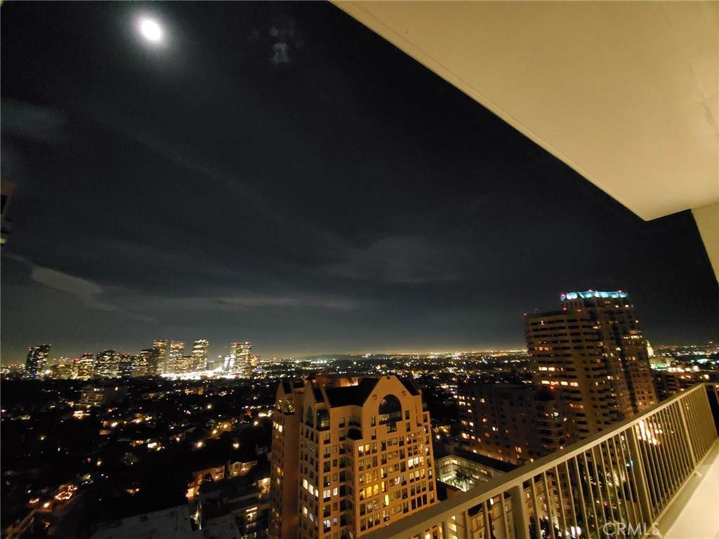 10501 Wilshire Boulevard - Photo 1