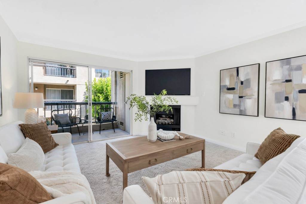 5535 Canoga Avenue - Photo 1