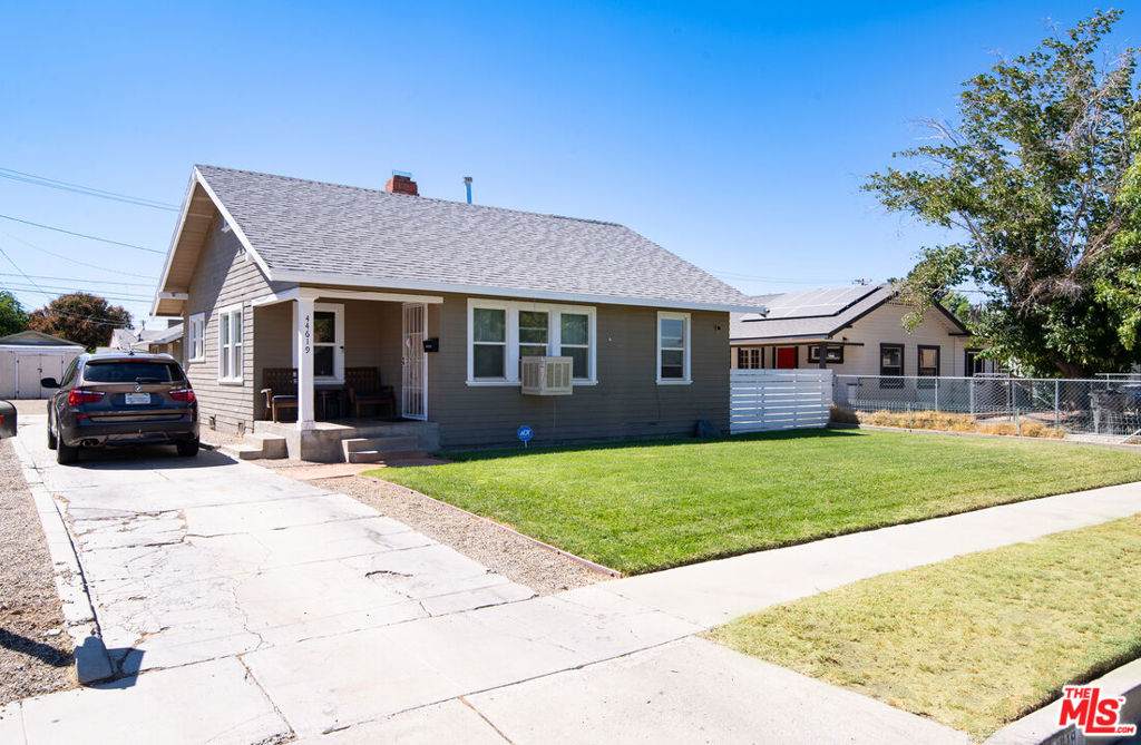 44619 Beech Avenue - Photo 1
