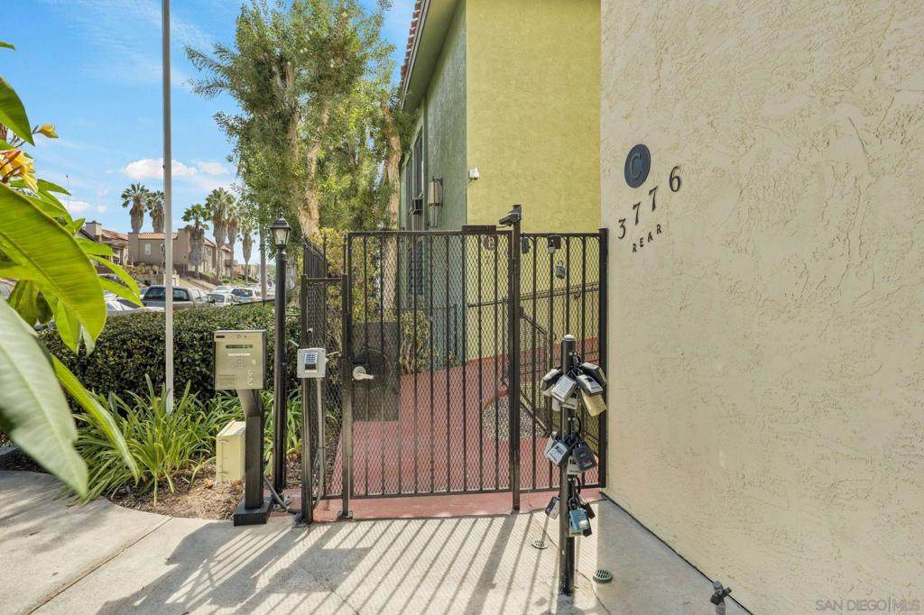 https://bt-photos.global.ssl.fastly.net/socal/orig_boomver_1_616994525-2.jpg