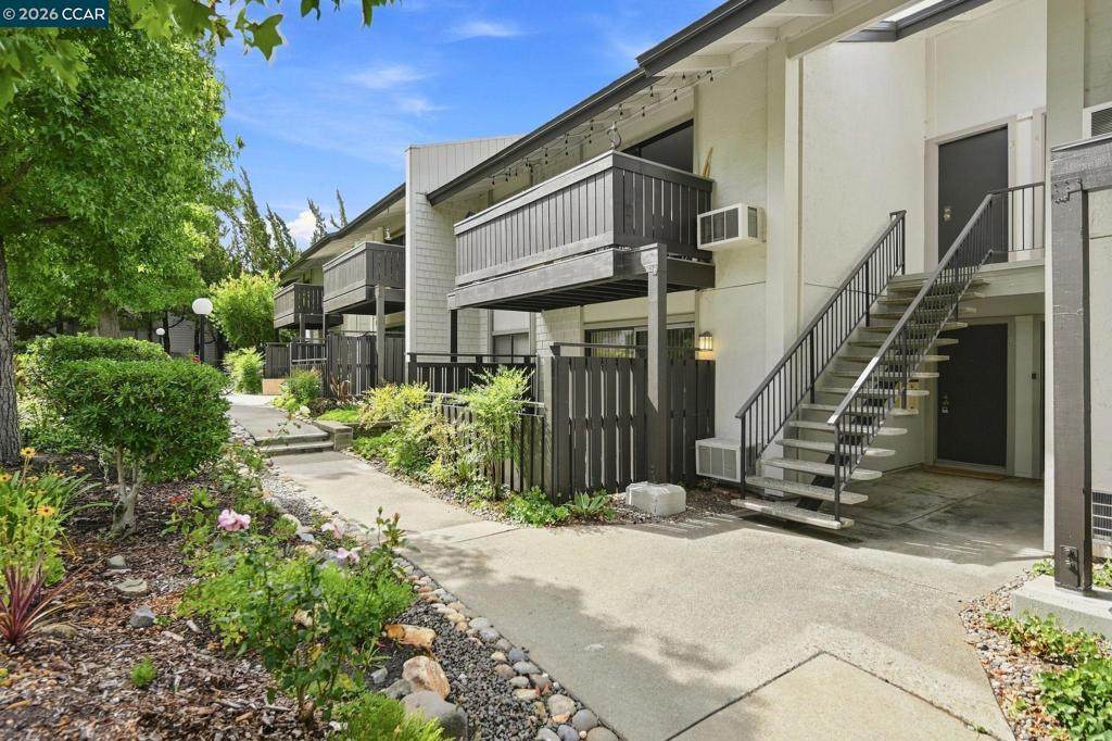 1447 Marchbanks Dr - Photo 1