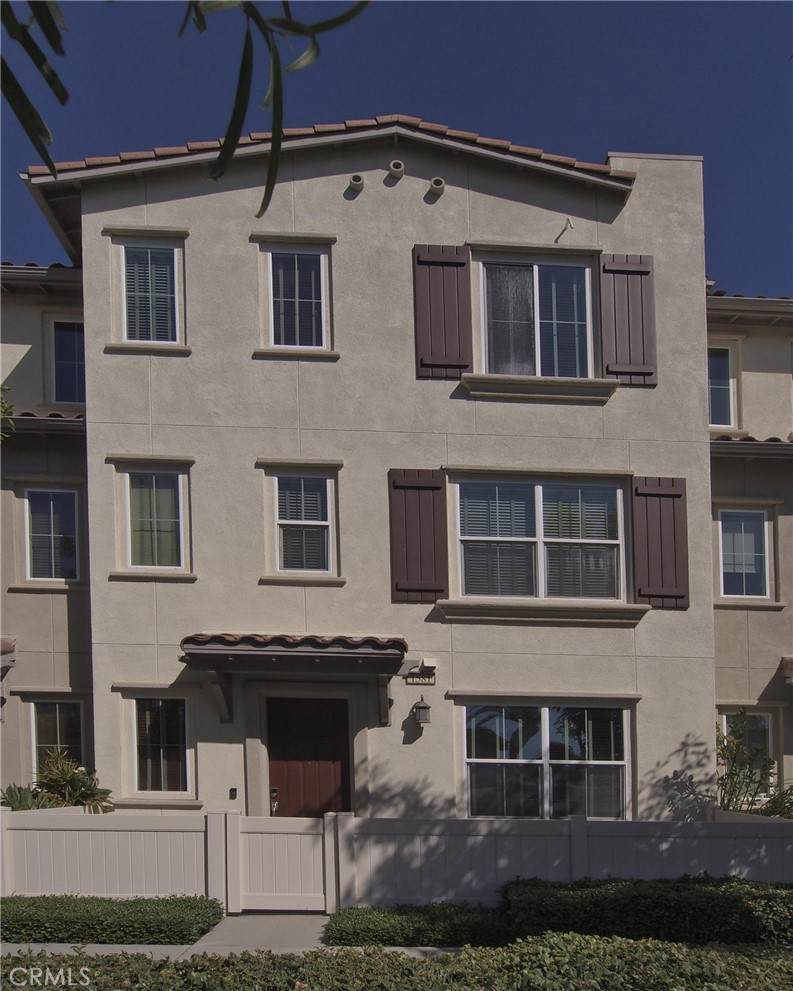 1581 Lincoln - Photo 1