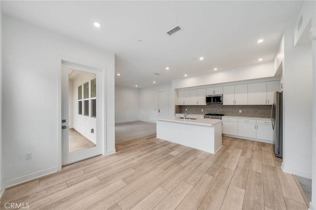 1338 Urbana - Photo 1