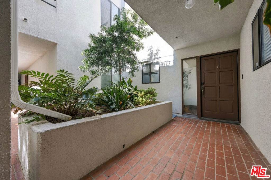 https://bt-photos.global.ssl.fastly.net/socal/orig_boomver_1_621109289-2.jpg