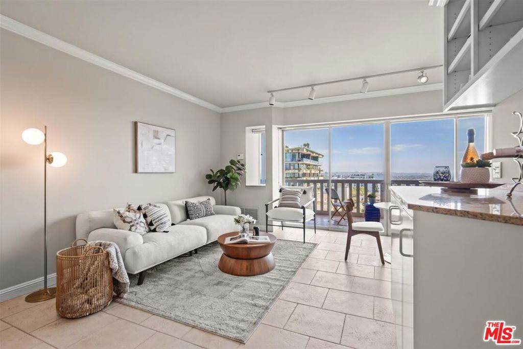 999 Doheny Drive - Photo 1