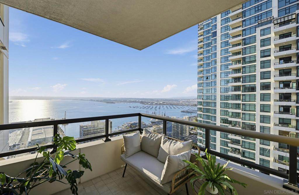 1199 Pacific Highway - Photo 1