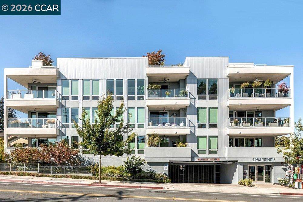 1954 Trinity Ave - Photo 1