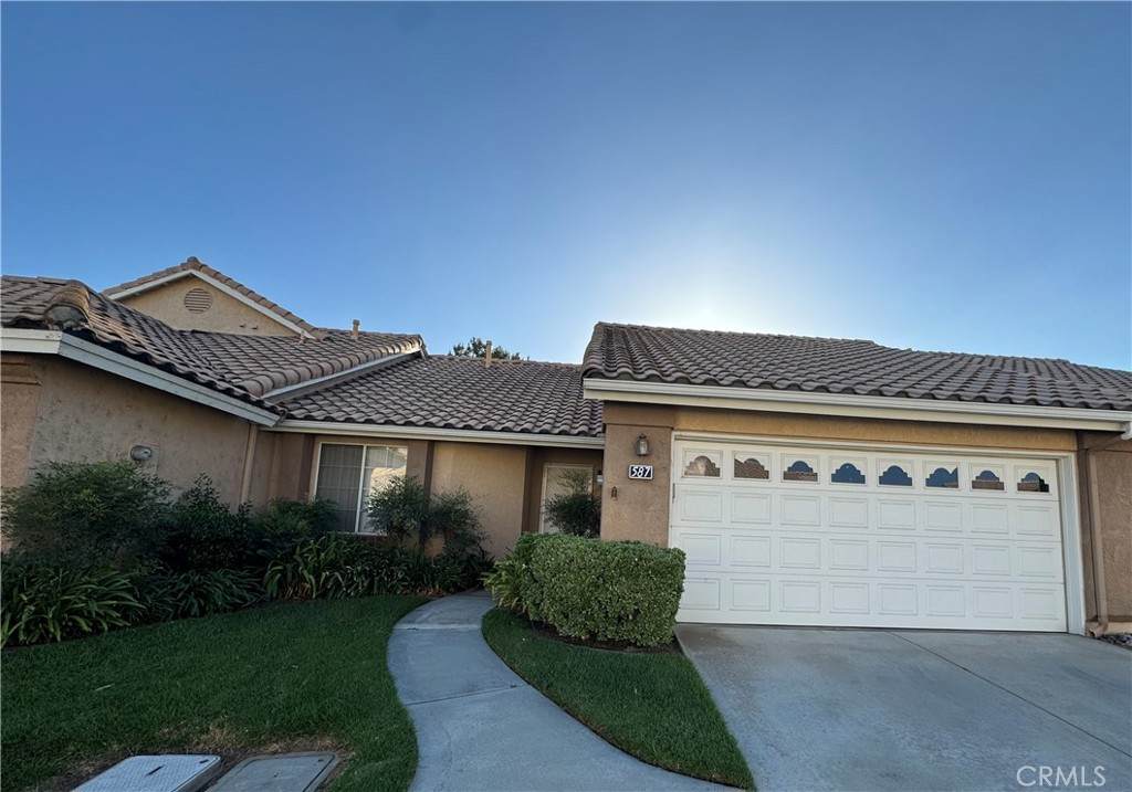 587 La Costa - Photo 1