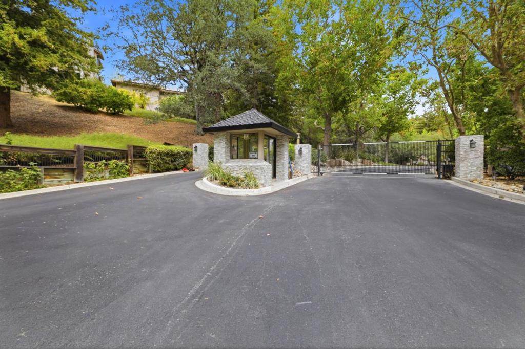 https://bt-photos.global.ssl.fastly.net/socal/orig_boomver_1_633316342-2.jpg