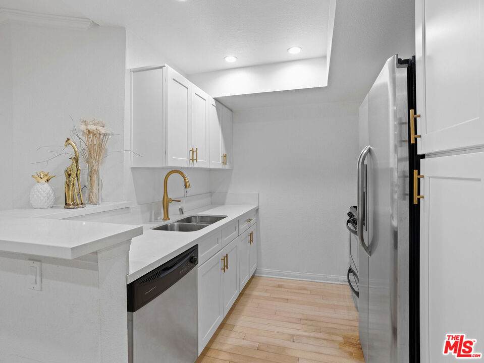 21520 Burbank Boulevard - Photo 1
