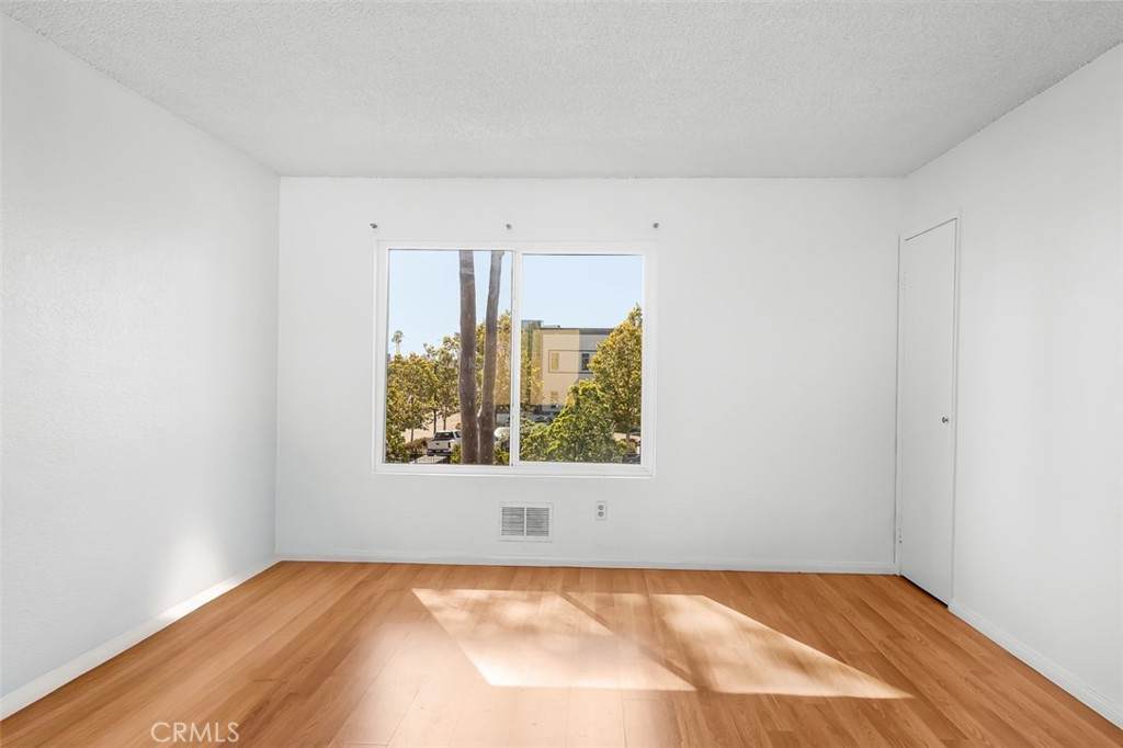 https://bt-photos.global.ssl.fastly.net/socal/orig_boomver_1_633381943-2.jpg