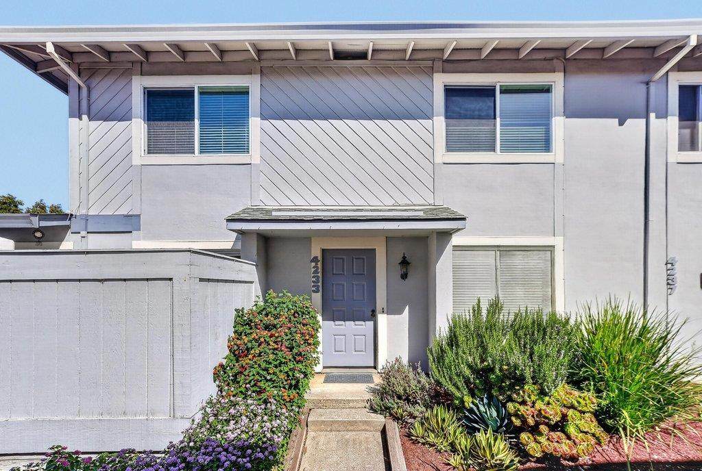 4233 Topsail Court - Photo 1