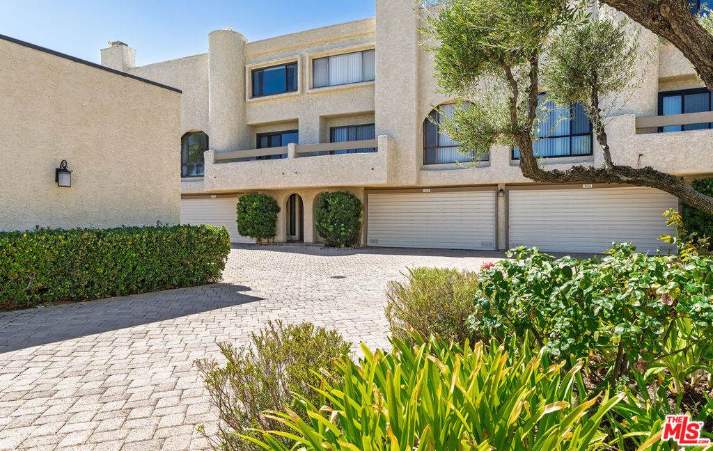 4247 Freedom Drive - Photo 1