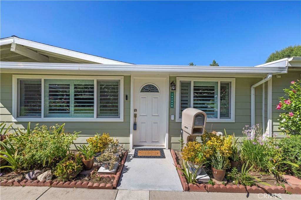 19204 Avenue Of The Oaks - Photo 1