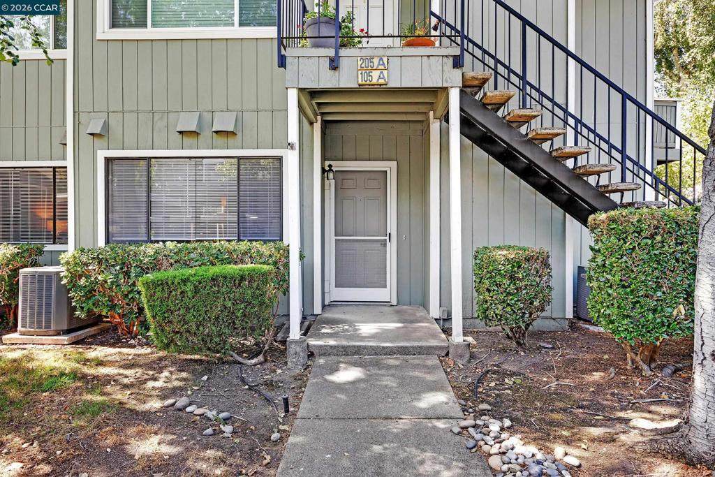 105 Compton Cir - Photo 1