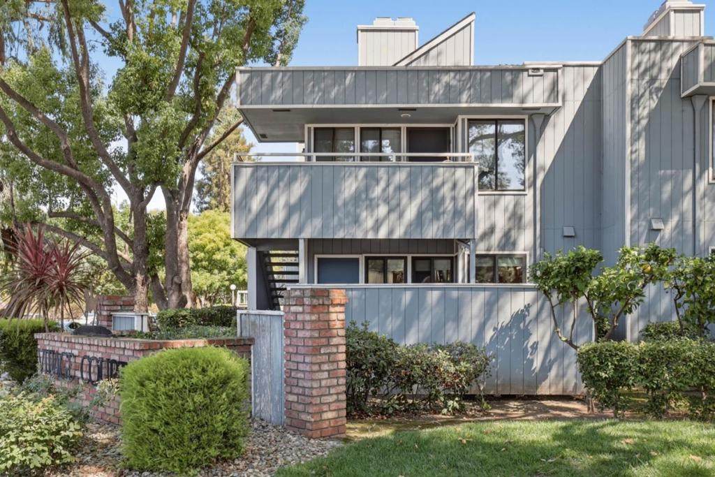 844 La Barbera Drive - Photo 1