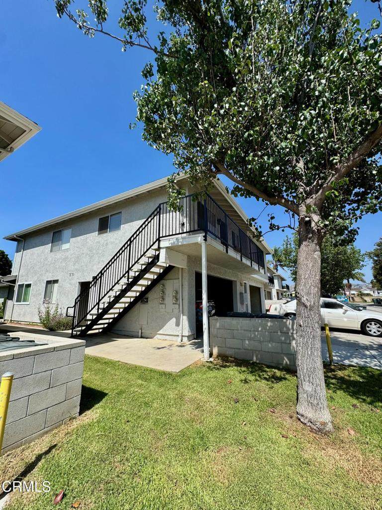 1136 Acadia Place - Photo 1
