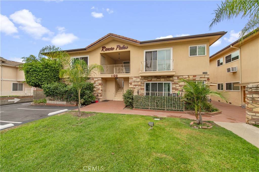 1122 Huntington Drive - Photo 1