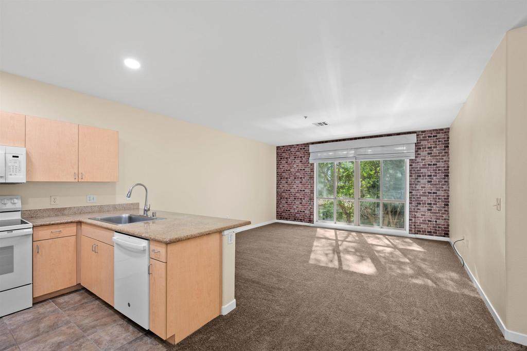 1501 Front - Photo 1