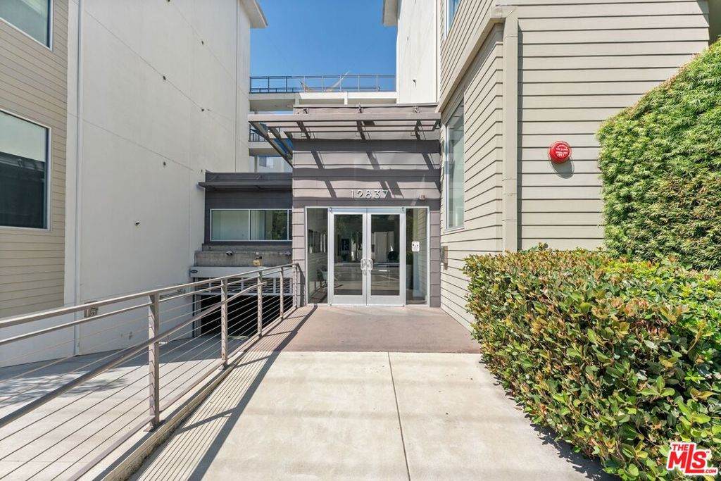 12837 Moorpark Street - Photo 1