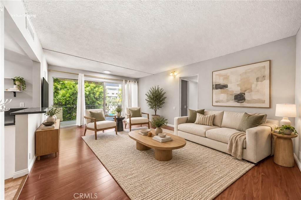 985 California - Photo 1