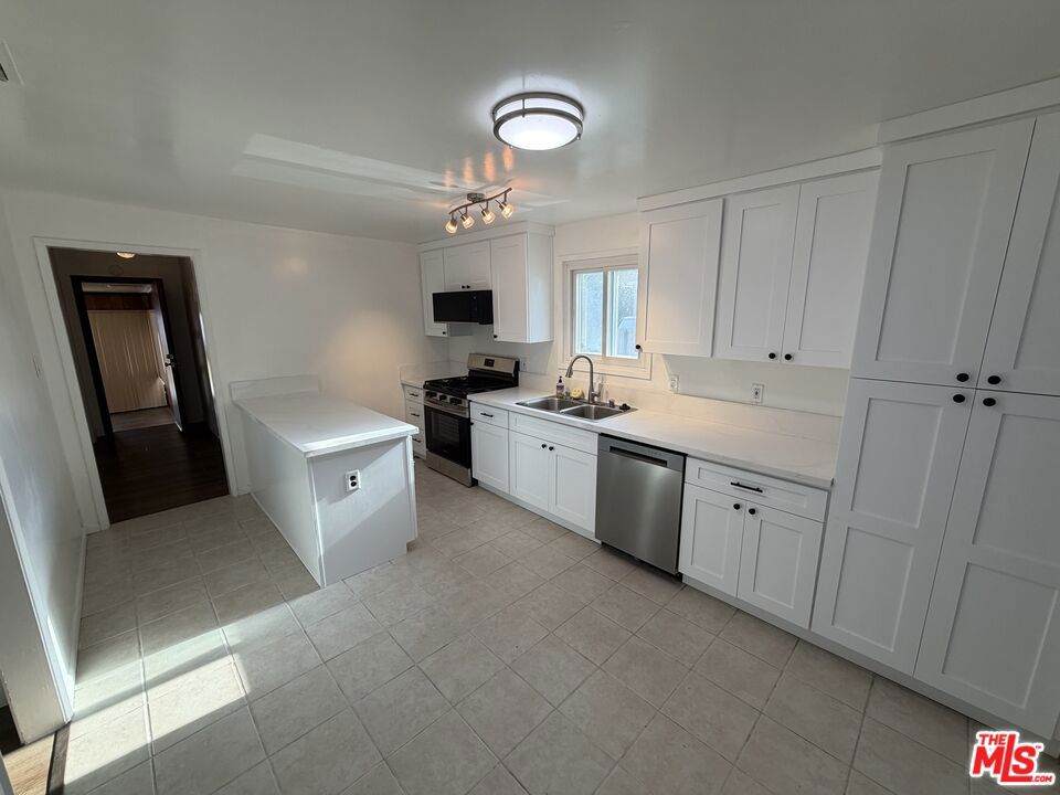 322 Magnolia Avenue - Photo 1