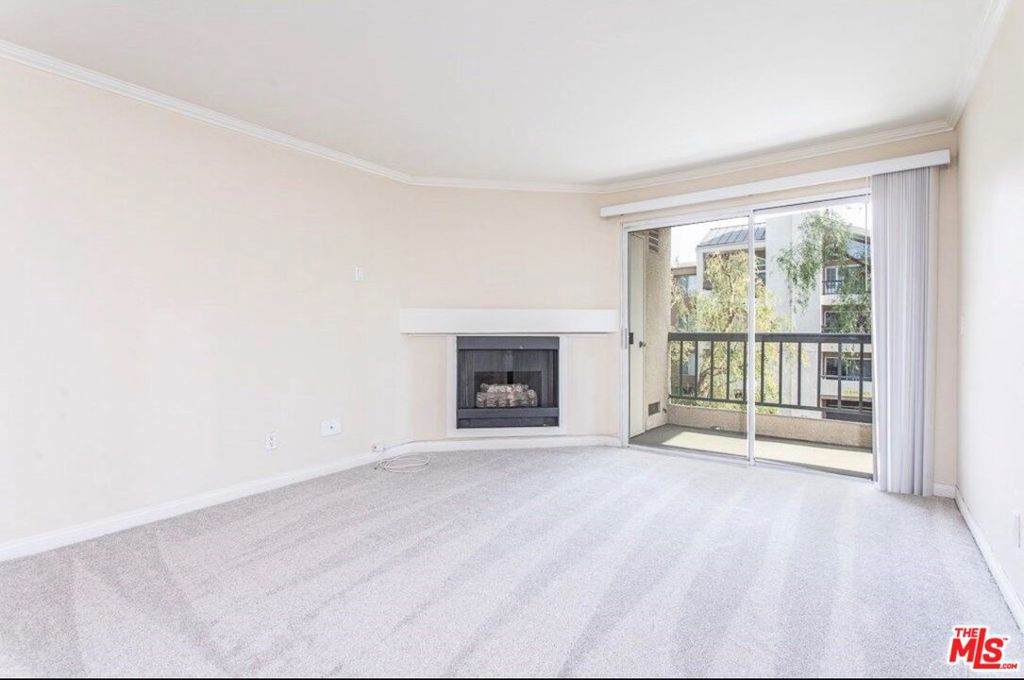 5530 Owensmouth Avenue - Photo 1