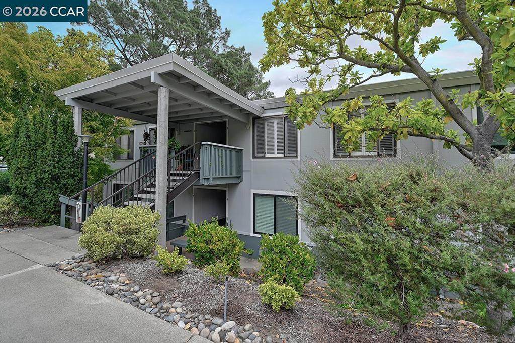 2400 Pine Knoll - Photo 1