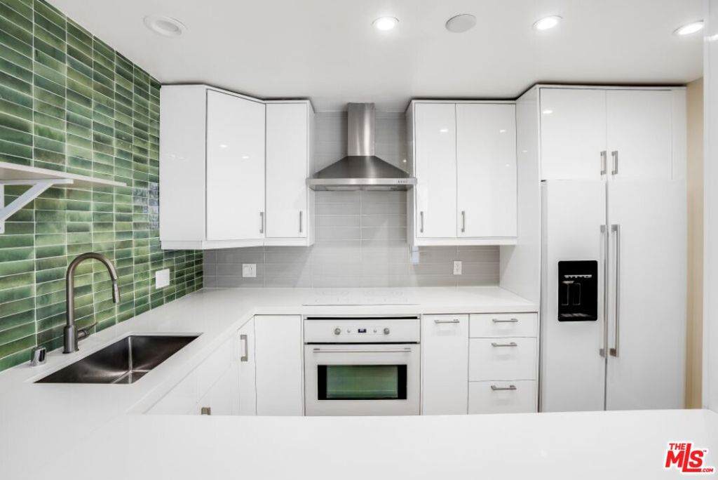 10433 Wilshire Boulevard - Photo 1
