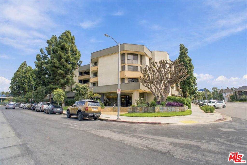 750 Spaulding Avenue - Photo 1