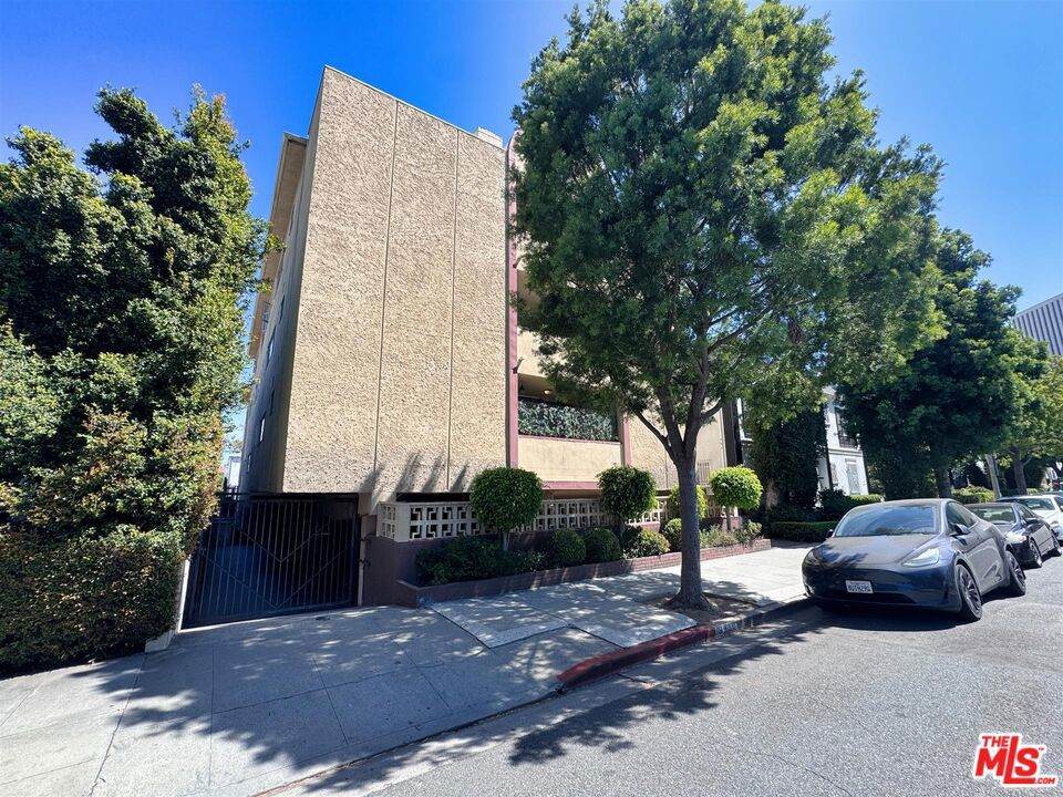 https://bt-photos.global.ssl.fastly.net/socal/orig_boomver_1_651042635-2.jpg