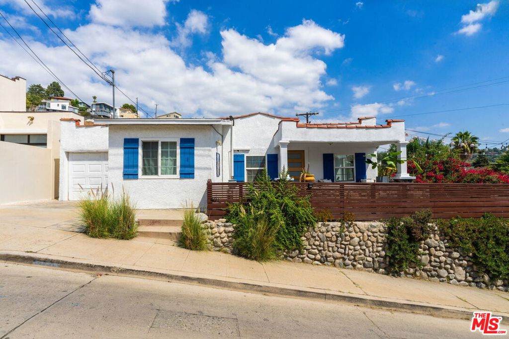 401 Del Norte Street - Photo 1