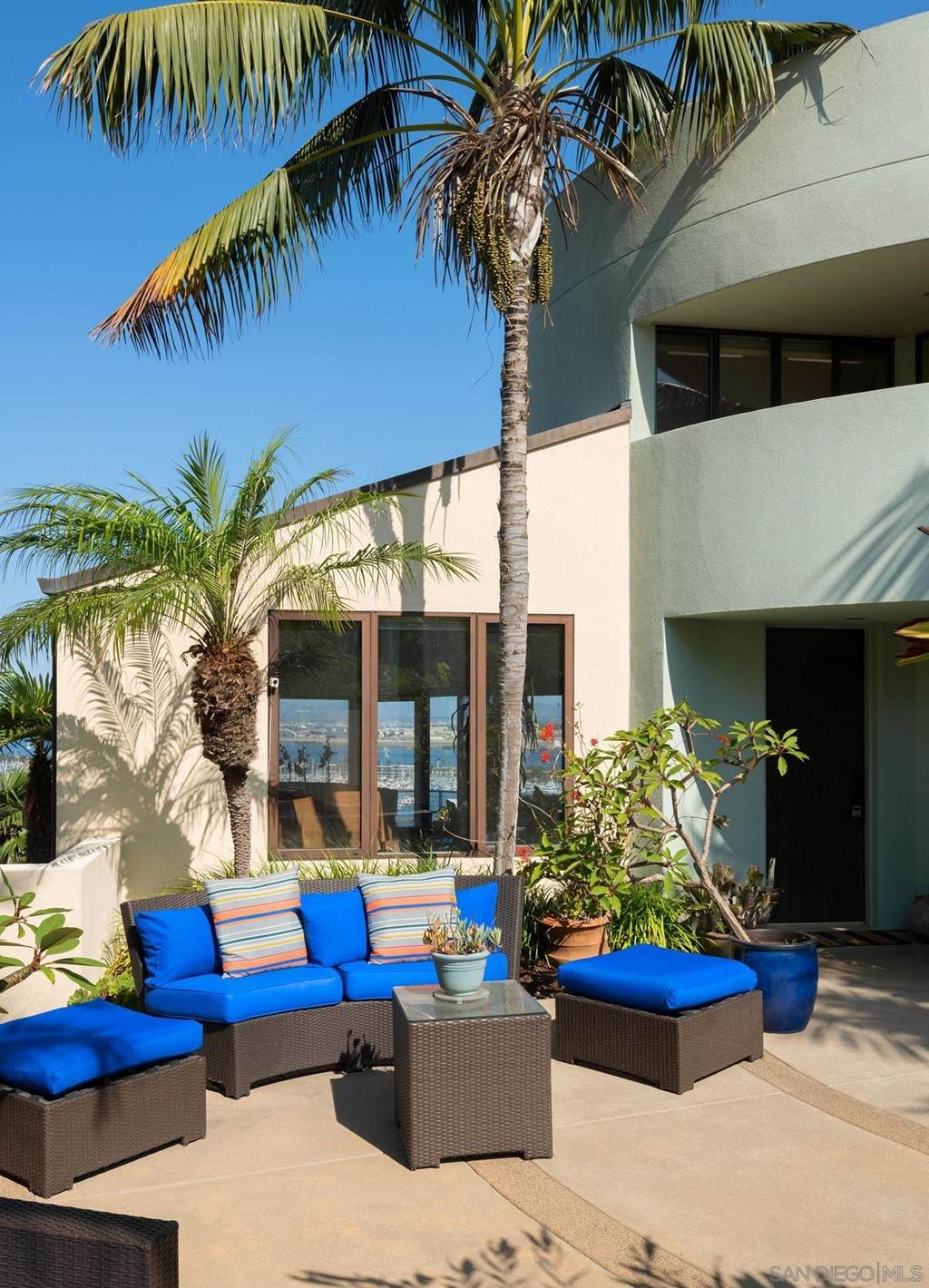 855 Golden Park Ave - Photo 1